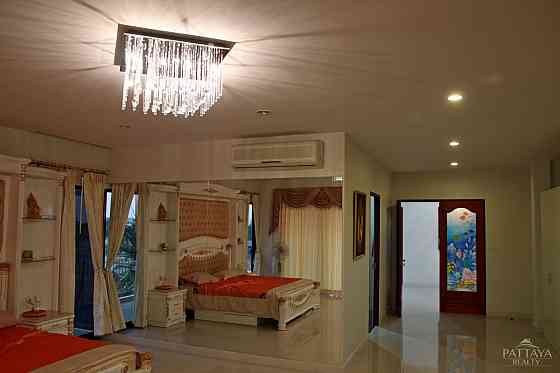 House 4 Bedrooms Pattaya