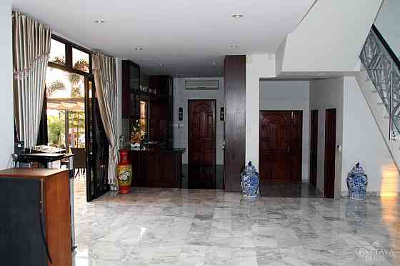 House 4 Bedrooms Pattaya