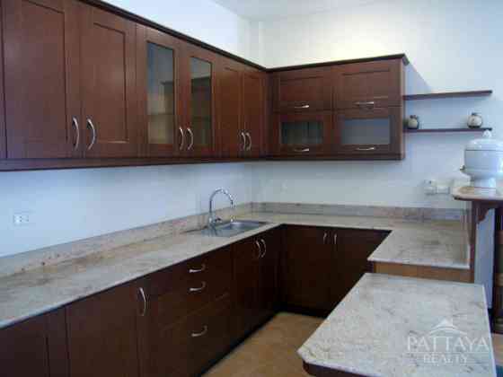 House 4 Bedrooms Pattaya