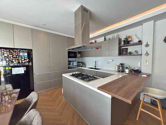 3 Beds 4 Baths House Samui