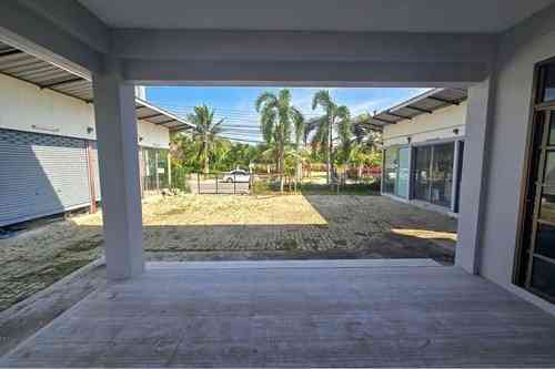 3 Beds 2 Baths House Samui