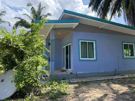 House for rent, 2 bedrooms, 1 bathroom, kitchen, parking space. Phangan
