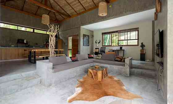 1 bed 2 baths House Phangan