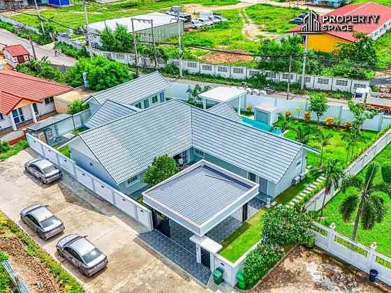4 Bedroom Pool Villa for Sale in East Pattaya Pattaya