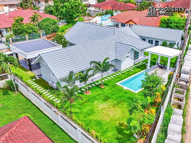 4 Bedroom Pool Villa for Sale in East Pattaya Pattaya - photo 1