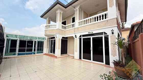 3 Bedroom Pool Villa for Sale in South Pattaya Pattaya