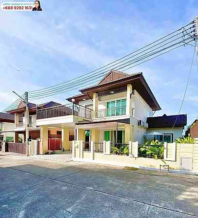 4 Bedroom Pool Villa for Sale in North Pattaya Pattaya