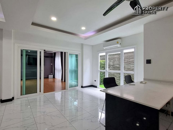 3 Bedroom Family Home for Sale in East Pattaya Pattaya - photo 8
