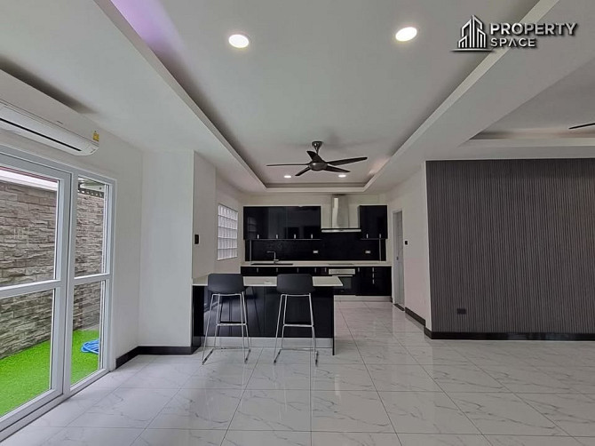 3 Bedroom Family Home for Sale in East Pattaya Pattaya - photo 5