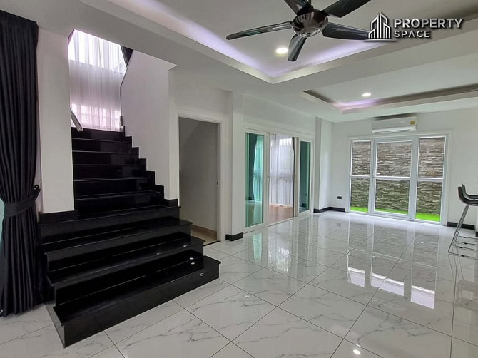 3 Bedroom Family Home for Sale in East Pattaya Pattaya - photo 12