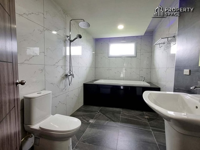 3 Bedroom Family Home for Sale in East Pattaya Pattaya - photo 19