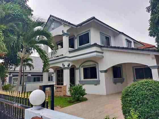 3 Bedroom House for Sale with Land Pattaya