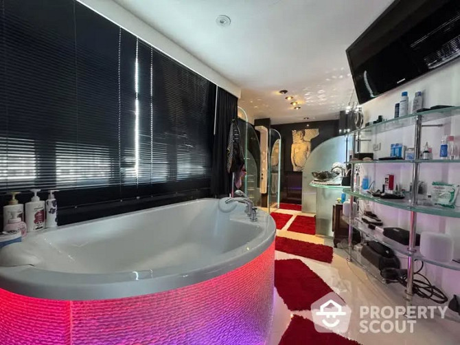 2 Bedroom Condo for Sale in Pattaya Pattaya - photo 9