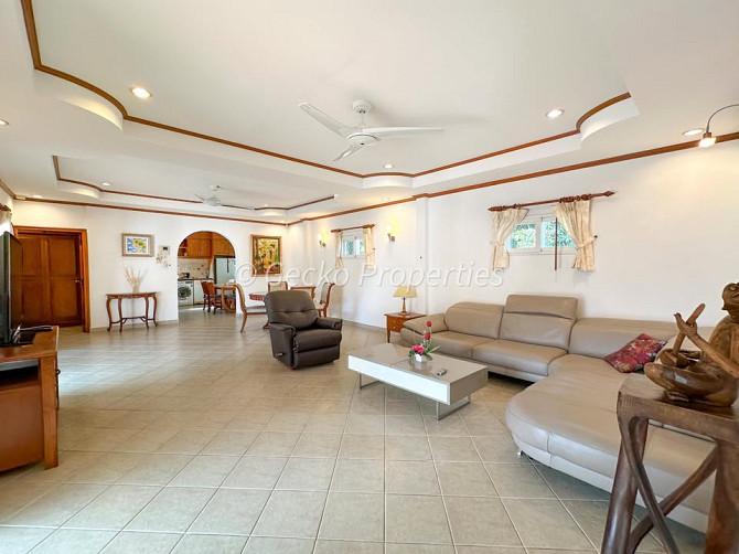 3 Bedroom Pool Villa for Sale in East Pattaya Pattaya - photo 4