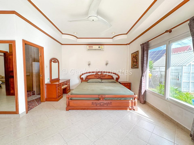 3 Bedroom Pool Villa for Sale in East Pattaya Pattaya - photo 8