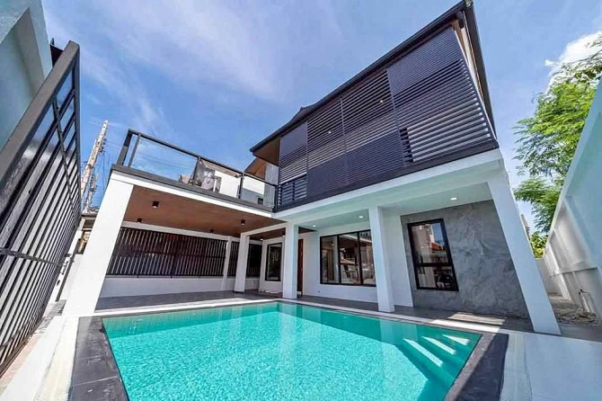 6 Bedroom Pool Villa for Sale in Suksabai Villa Pattaya - photo 1
