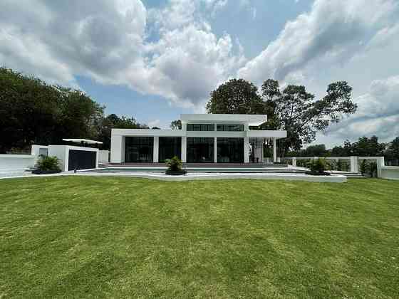 4 Bedroom Pool Villa for Sale in Phoenix Golf Club Pattaya