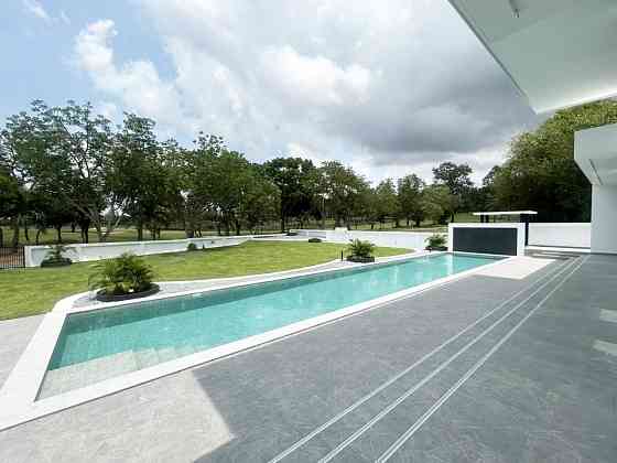 4 Bedroom Pool Villa for Sale in Phoenix Golf Club Pattaya