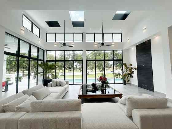 4 Bedroom Pool Villa for Sale in Phoenix Golf Club Pattaya