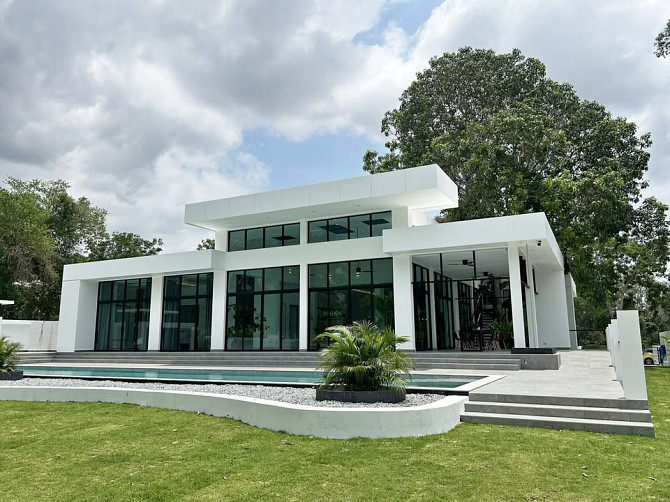 4 Bedroom Pool Villa for Sale in Phoenix Golf Club Pattaya - photo 1