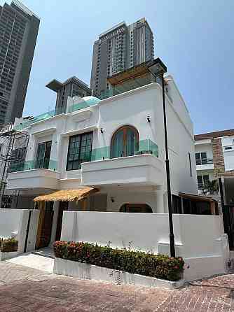 3 Bedroom Beach House for Sale in Wongamat Pattaya