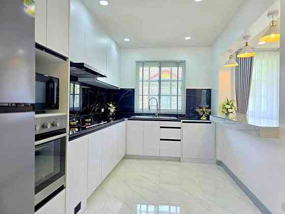 6 Bedroom Family Home for Sale in Thung Klamtan Pattaya