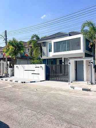 4 Bedroom House for Sale in Koh Kaew Phuket