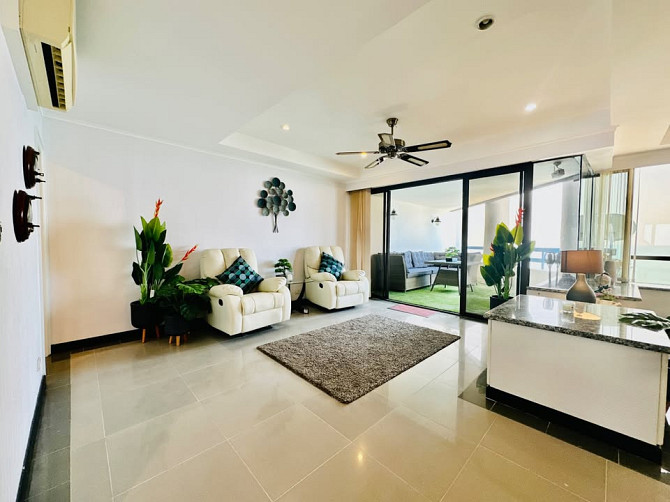 3 Bed Beachfront Condo for Sale in Jomtien Pattaya - photo 2