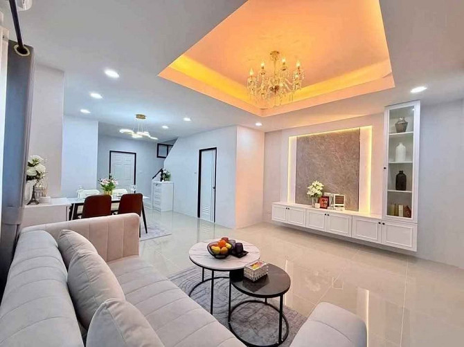 3 Bedroom Townhouse for Sale in Pattaya Pattaya - photo 2
