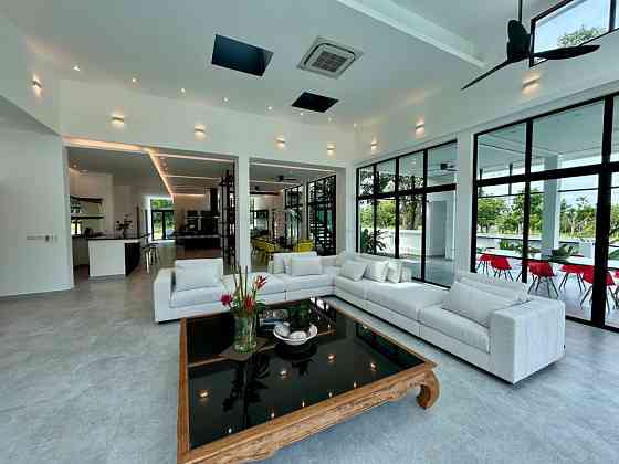 4 Bedroom Pool Villa for Sale on Golf Course Pattaya