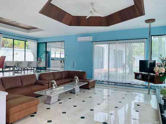 5 Bedroom Pool Villa for Sale in Pattaya Pattaya