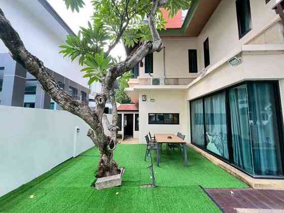 3 Bedroom Pool Villa for Sale in Pattaya Pattaya