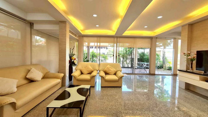 5 Bedroom Pool Villa for Sale with Private Dock Pattaya - photo 5