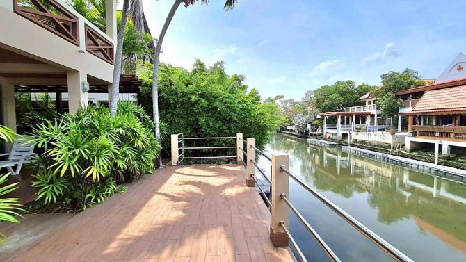 5 Bedroom Pool Villa for Sale with Private Dock Pattaya - photo 4