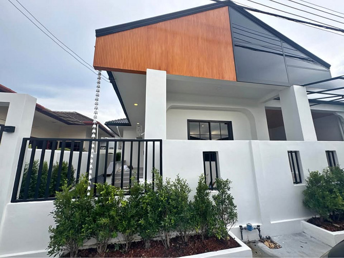 3 Bedroom Semi-Detached House for Sale in Chalong Phuket - photo 1