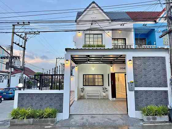 2 Bedroom Townhouse for Sale in Soi Siam Pattaya