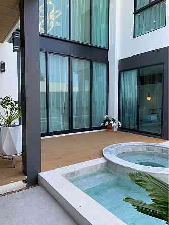 5 Bedroom Pool Villa for Sale in East Pattaya Pattaya