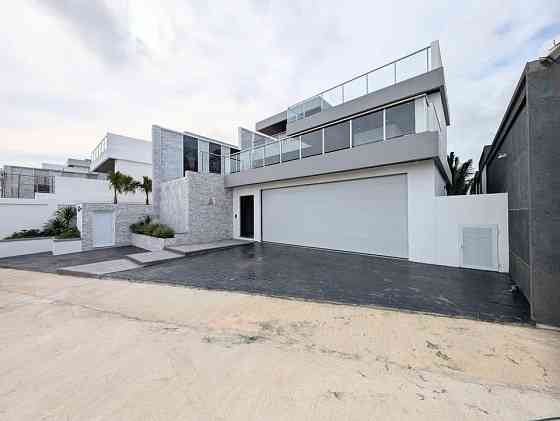 6 Bedroom Pool Villa for Sale in East Pattaya Pattaya