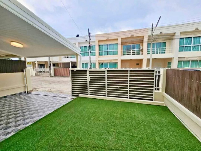 3 Bedroom Pool Villa for Sale with Direct Owner Financing Pattaya - photo 1