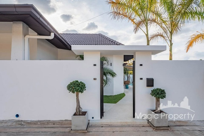 5 Bedroom Pool Villa for Sale in Pattaya Pattaya - photo 2