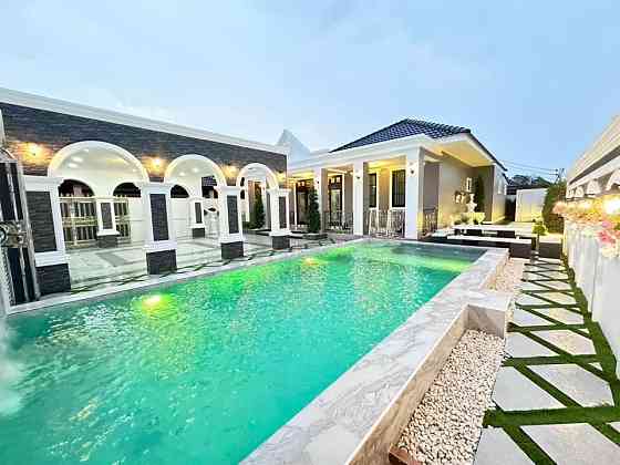 4 Bedroom Pool Villa for Sale in Pattaya Pattaya