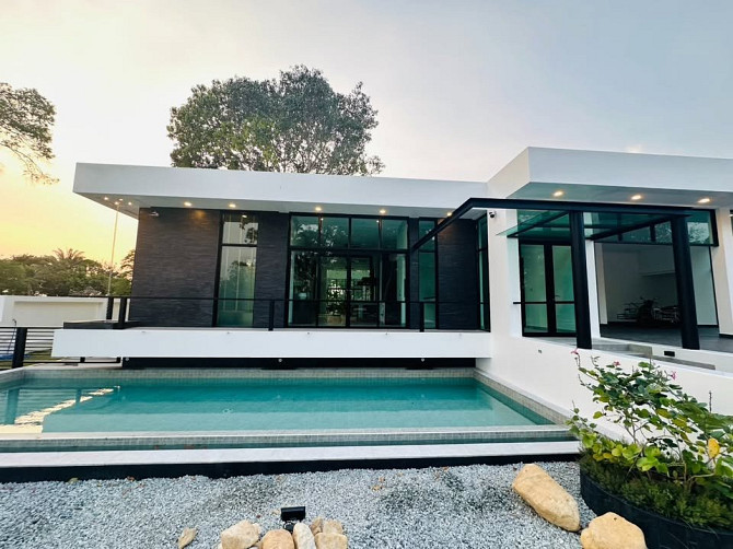 4 Bedroom Pool Villa for Sale on Golf Course Pattaya - photo 4