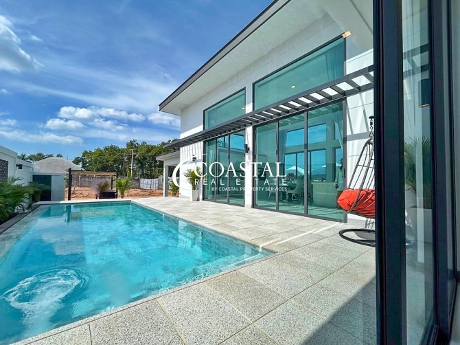 4 Bedroom Pool Villa for Sale in East Pattaya Pattaya - photo 3