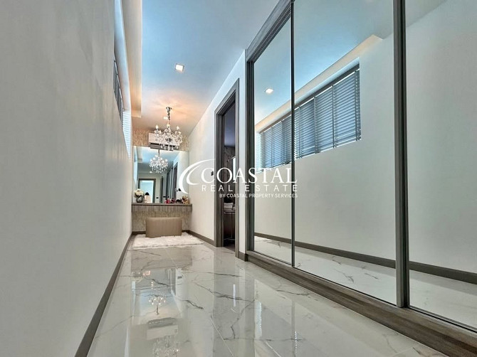 4 Bedroom Pool Villa for Sale in East Pattaya Pattaya - photo 8