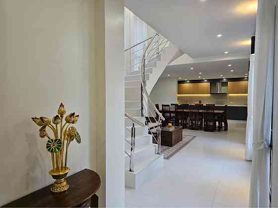 6 Bedroom Pool Villa for Sale Pattaya