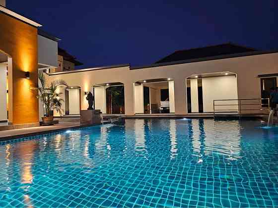 6 Bedroom Pool Villa for Sale Pattaya