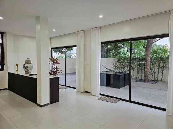 6 Bedroom Pool Villa for Sale Pattaya