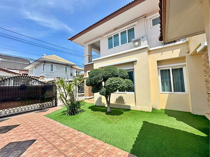 4 Bedroom Pool Villa for Sale in Thappraya Pattaya - photo 1