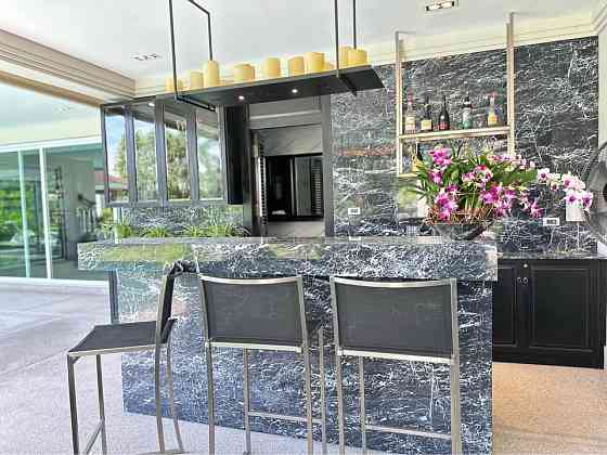 8 Bedroom Pool Villa for Sale Near Bangkok Pattaya