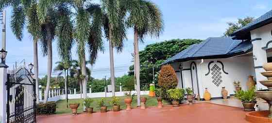 4 Bedroom Pool Villa for Sale in Pattaya Pattaya